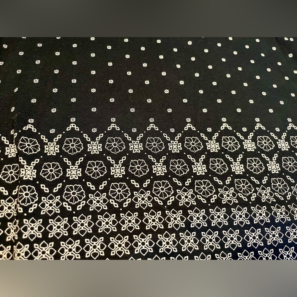 J. Jill Black and White Tunic Size XL - Picture 3 of 9